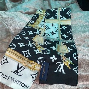 Louis Vuitton scarf/ Bandeau